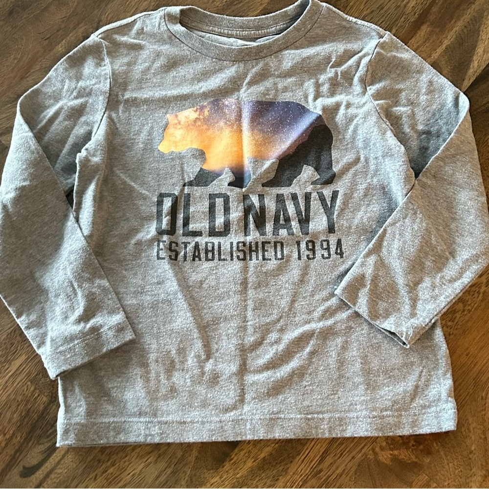 Old Navy long sleeve t-shirt